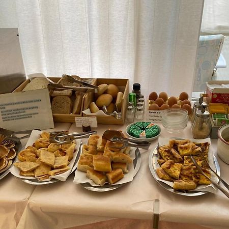 Hotel Fiorenza & Banksia Meuble 알라시오 외부 사진