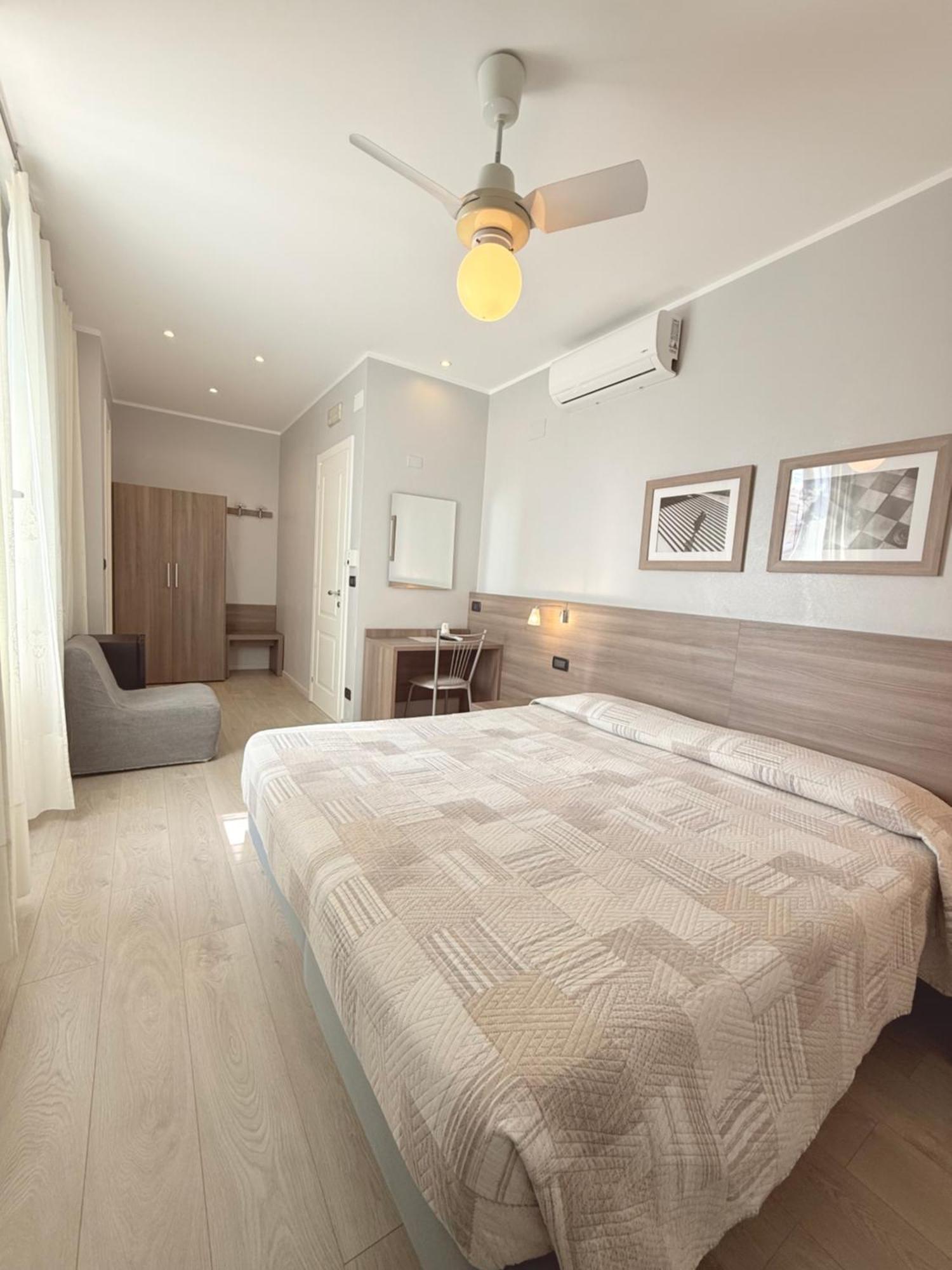Hotel Fiorenza & Banksia Meuble 알라시오 외부 사진