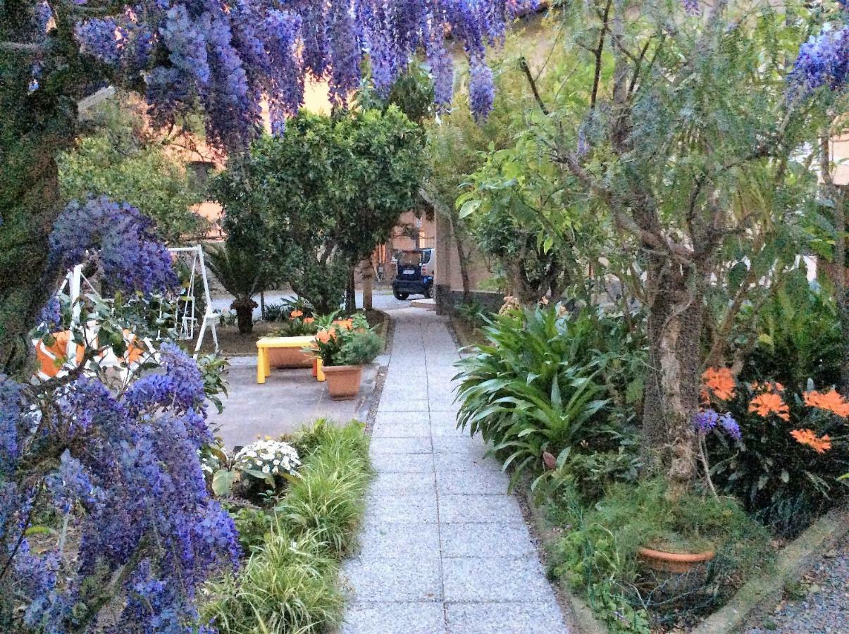 Hotel Fiorenza & Banksia Meuble 알라시오 외부 사진